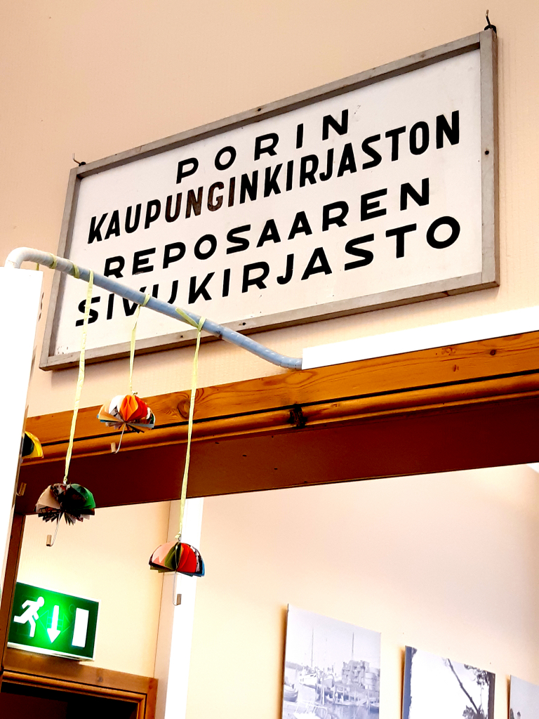 Kuva 4. Porin kaupunginkirjaston Reposaaren sivukirjasto. Kuva: Sari Pesonen.