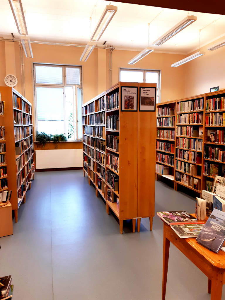Kuva 5. Reposaaren kirjaston kokoelmasali. Kuva: Sari Pesonen.